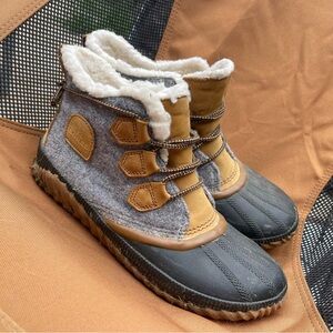 Sorel Brown and Gray Cozy Boots